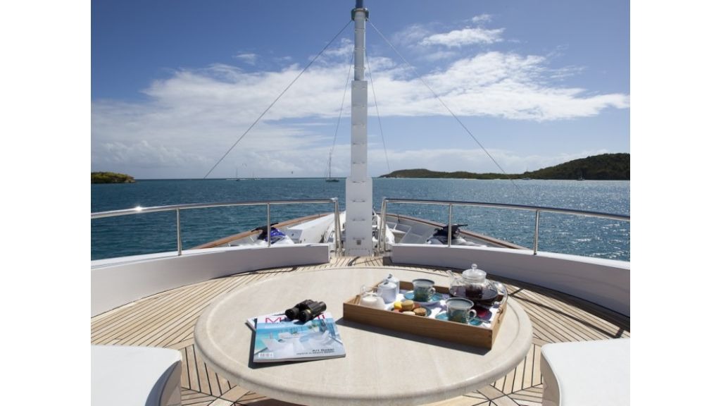 motor-yacht-starfire-1024-576