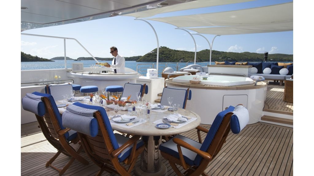 starfire-sun-deck-aft-master-1024-576